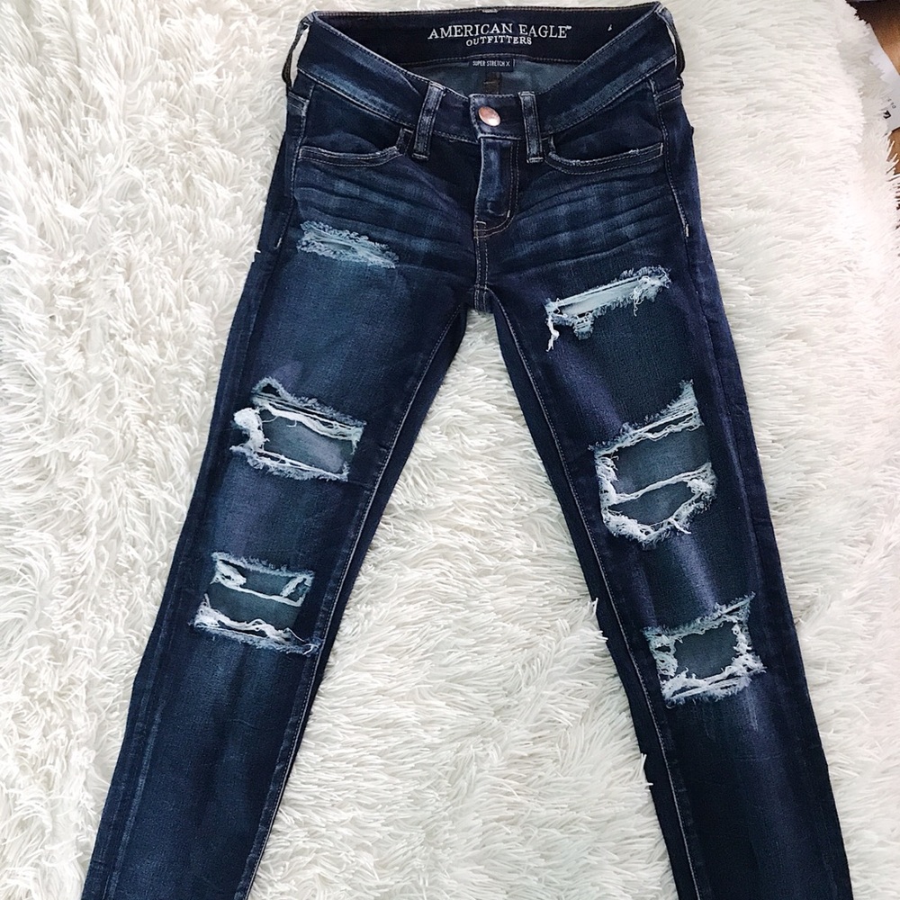 American Eagle Ripped Jeans Size 00